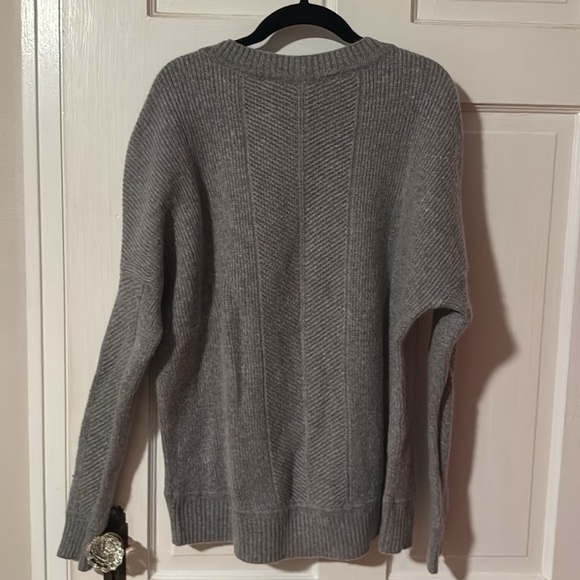 Athleta Women's Small Gray Pullover Sweater Size Small - Picture 7 of 10